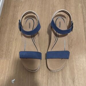 Aetrex Blue and Tan Sandals with Cushioned Footbed